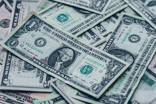 U.S. Dollar Weakness Signals Structural Strain: How Investors Can Navigate Growing Forex Market Divergence