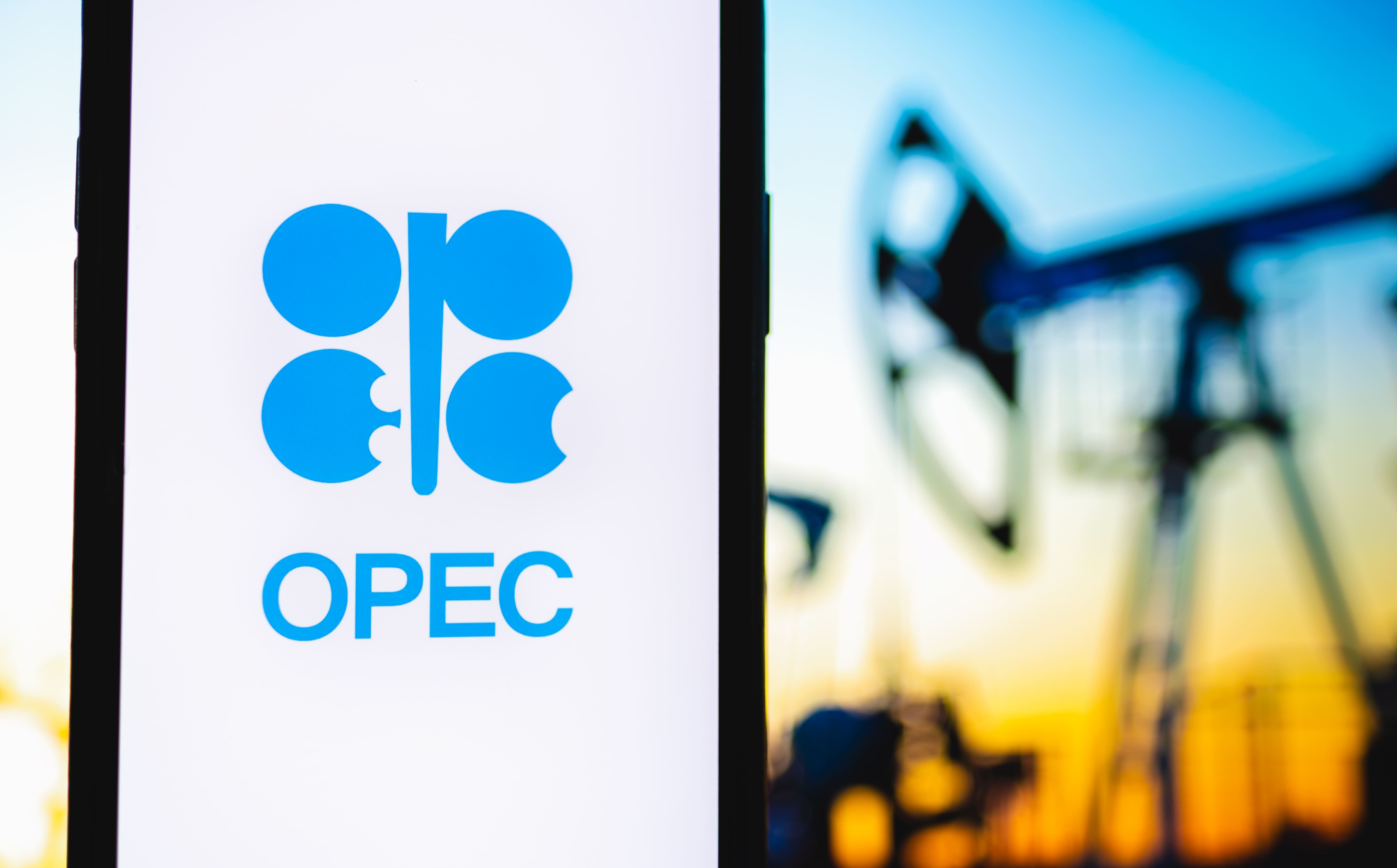 OPEC Cuts Non-OPEC+ Oil Output Forecast as U.S. Shale Struggles — All Eyes on Gas Prices Ahead of Summer Driving Season