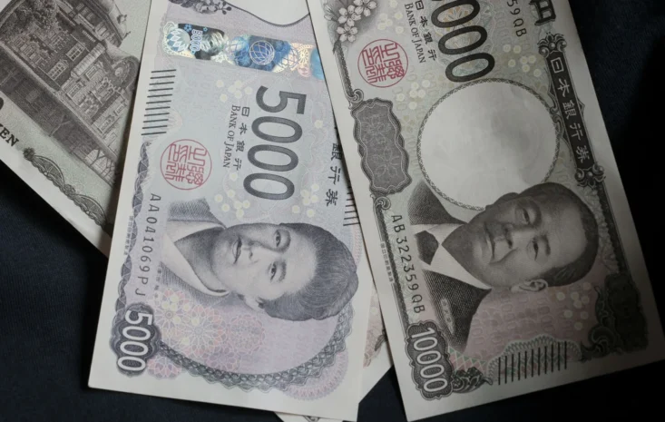 Japanese Yen Slides Further: USD/JPY Breaks 148.85, Eyes 150 Level