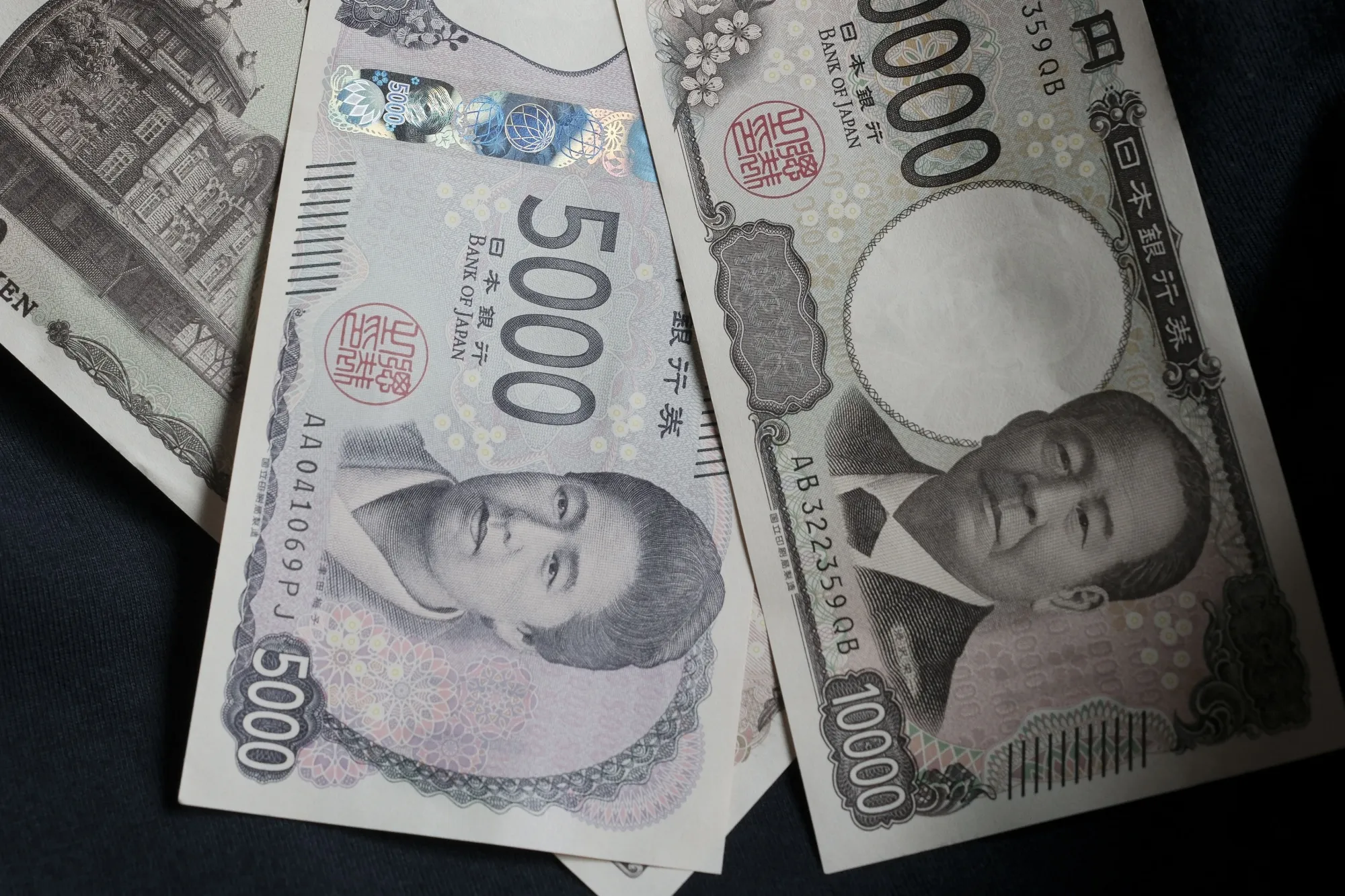 Japanese Yen Slides Further: USD/JPY Breaks 148.85, Eyes 150 Level