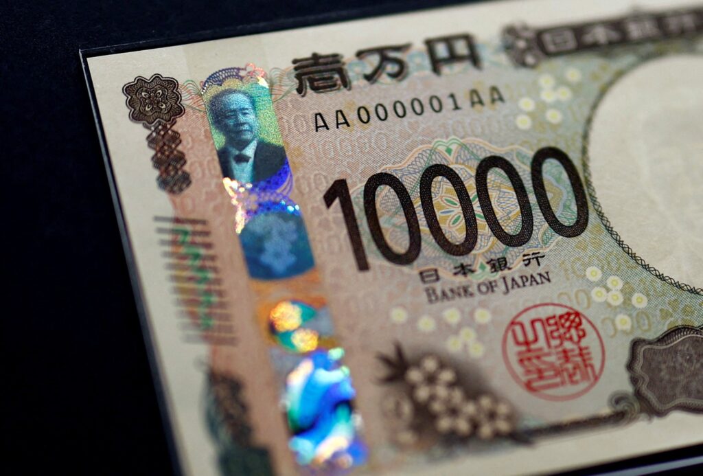 Yen Gains on Safe-Haven Demand and Weak Dollar—Key Support Level in Focus