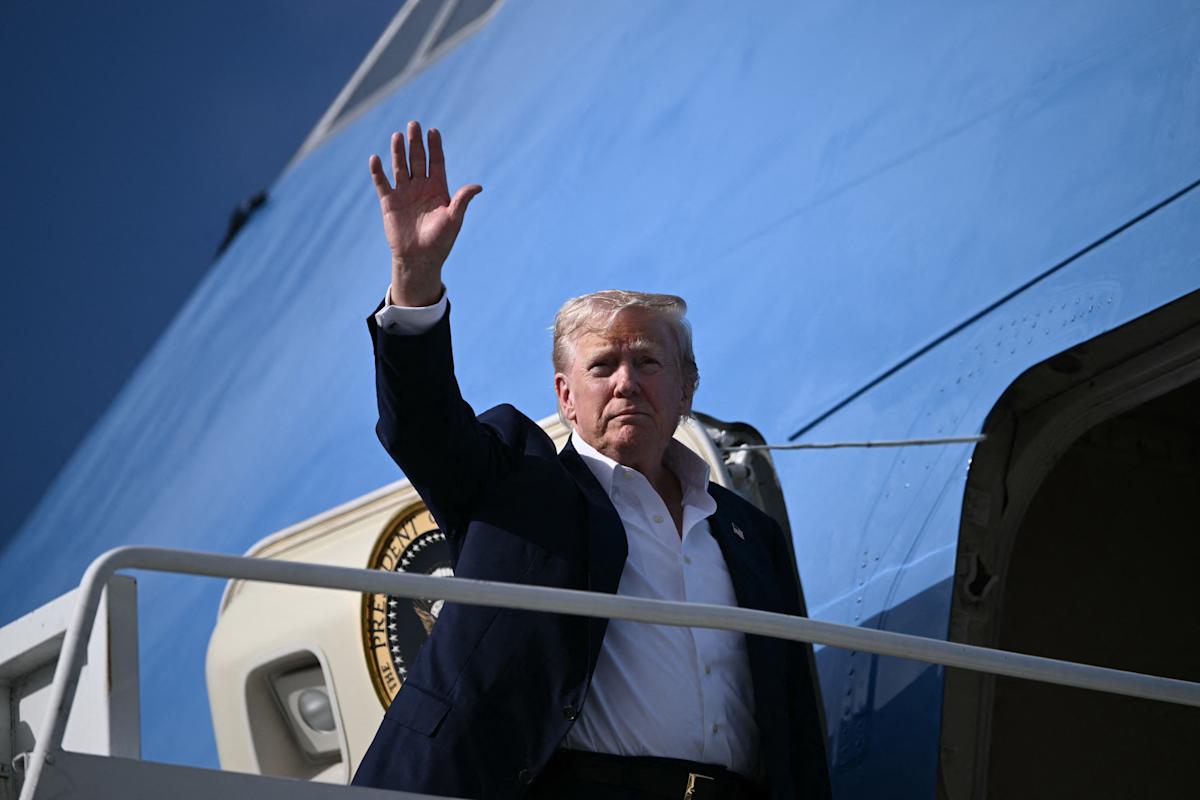 Trump Raises Canadian Tariffs to 35% Amid Escalating US Trade Tensions: What It Means for Canada and Global Markets