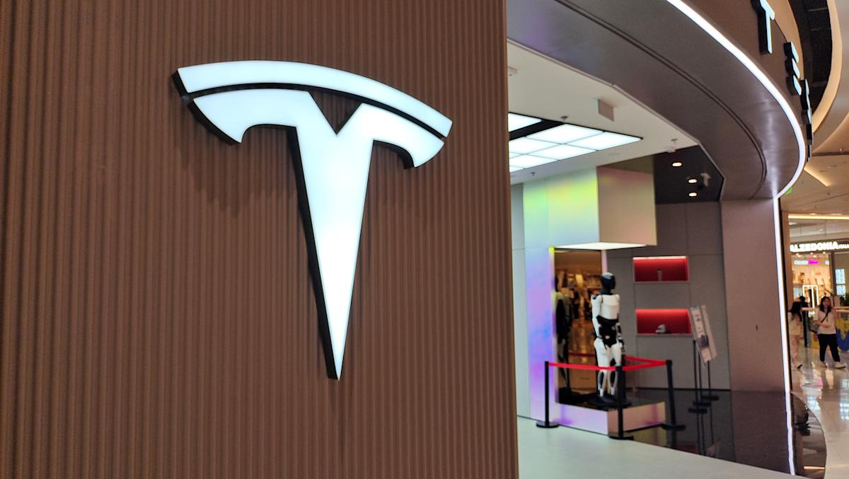 Tesla Ordered to Pay $329 Million After Miami Jury Finds Autopilot System Partly Liable in Fatal 2019 Crash