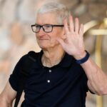 Apple and Amazon Earnings Beat Expectations, Undermining Tech Bubble Concerns with Strong Growth and AI Investments