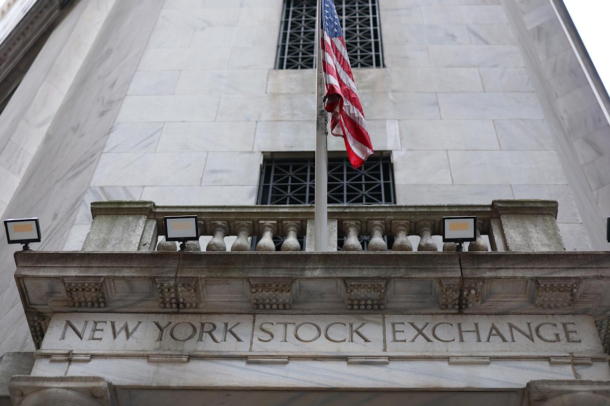 U.S. Stock Futures Rise Ahead of Major Earnings Amid Trade Tensions and Economic Uncertainty