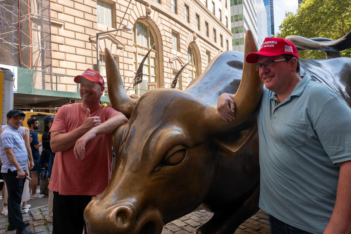 Wall Street Bonuses 2025: Top Earners in AI, Crypto, and Private Equity Amid Market Shifts and Regulatory Changes
