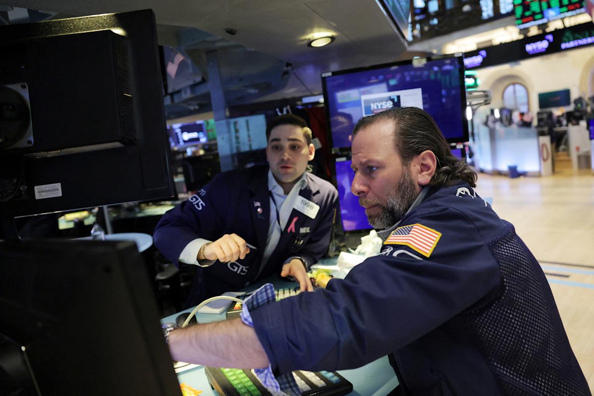 Why U.S. Stocks Are Facing Fragility Despite Record Highs: Risks, Valuations, and Market Outlook for Summer 2025
