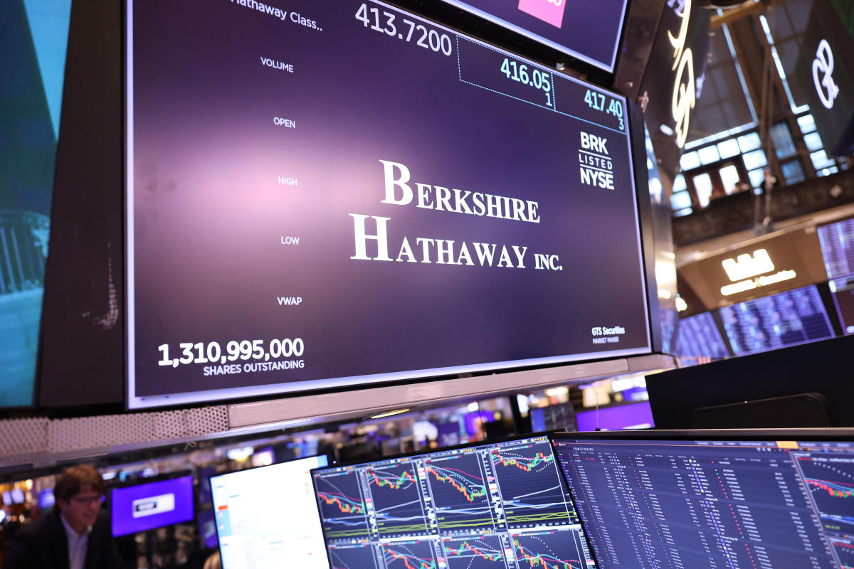 Will Warren Buffett Restart Berkshire Hathaway Buybacks After 14 Months on Pause?