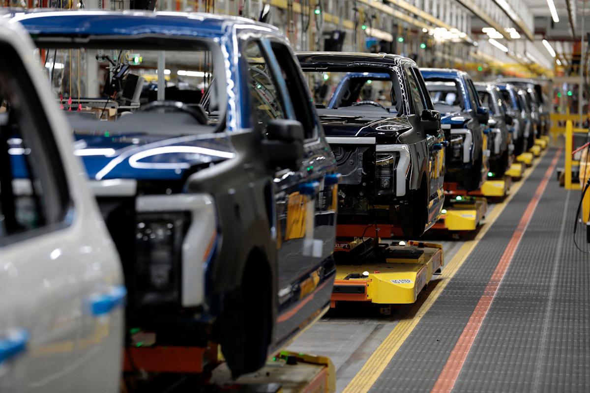 Ford’s New $30,000 Midsize Electric Pickup Revolutionizes Efficiency and Everyday Utility with Advanced EV Platform