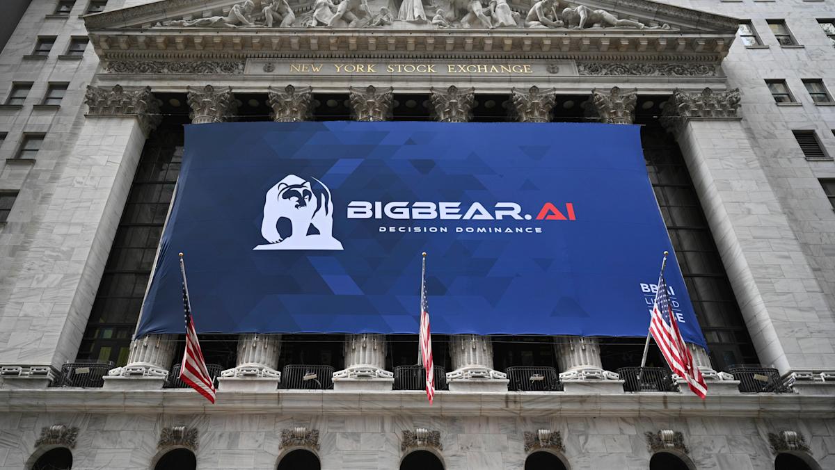 Earnings Movers and Market Sentiment: Key Stock Reactions and What Investors Should Watch Next
