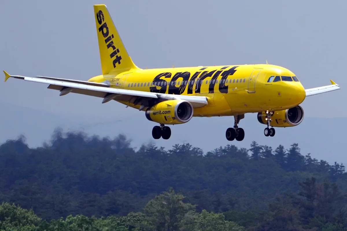 Spirit Airlines’ Dire Warning: Can the Ultra-Low-Cost Carrier Survive Its Looming Liquidity Crisis?