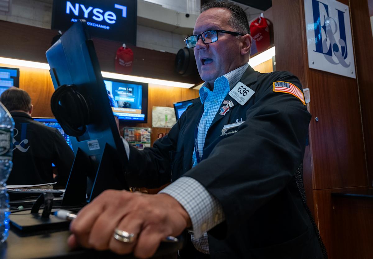 U.S. Stock Market Outlook: Nvidia’s Surge Amid Mixed Economic Data and Investor Uncertainty