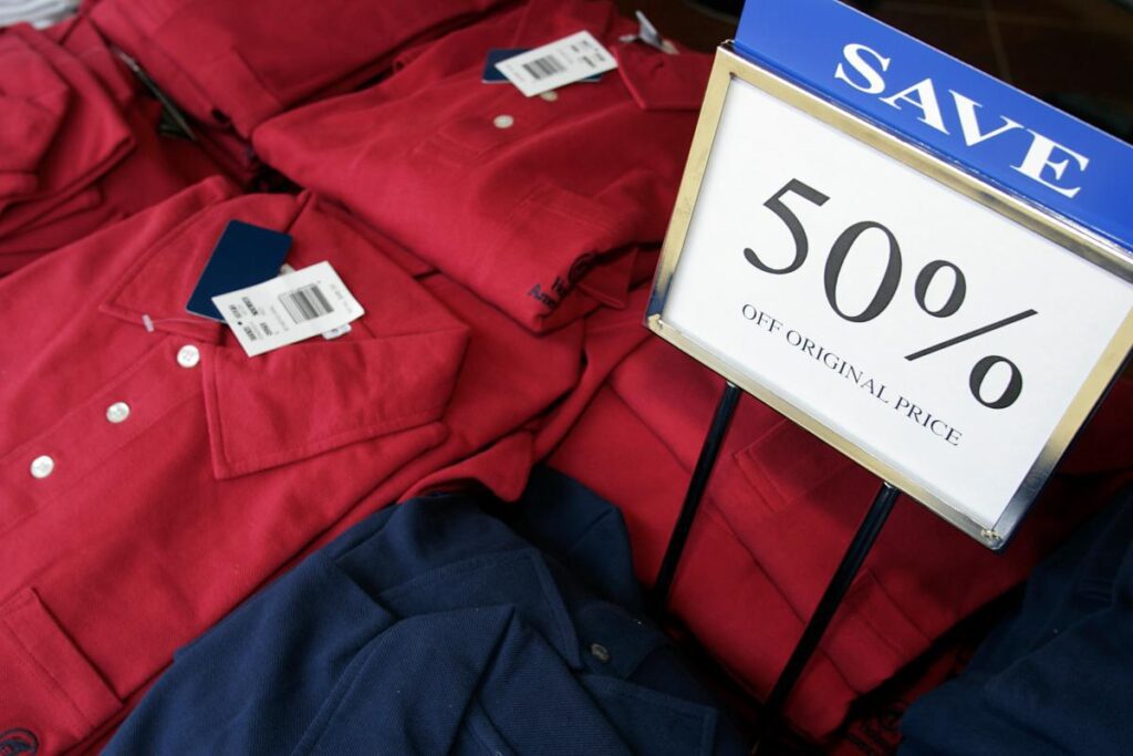 U.S. Retail Sales Stall in July 2025: Impact on Consumer Behavior, Economy, and Market Outlook