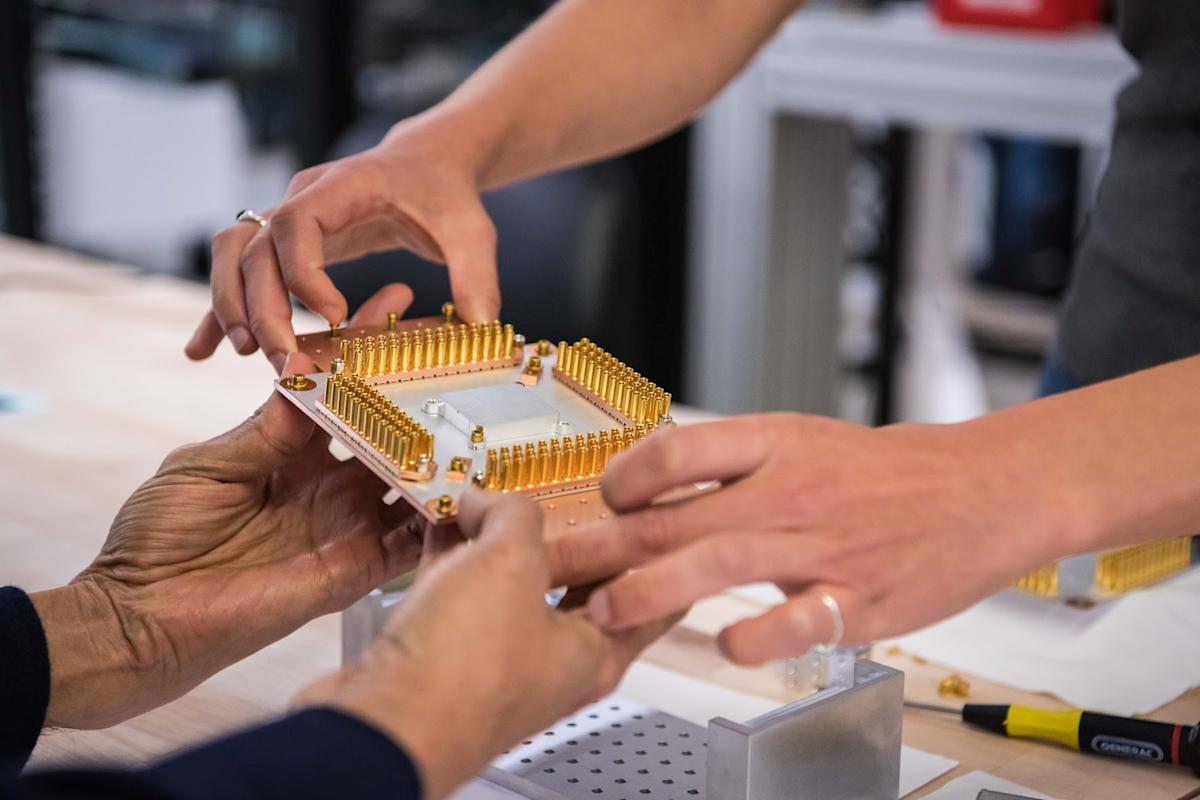 Applied Materials Q3 2025 Earnings: Record $7.3B Revenue and 17% EPS Growth Amid Cautious Outlook
