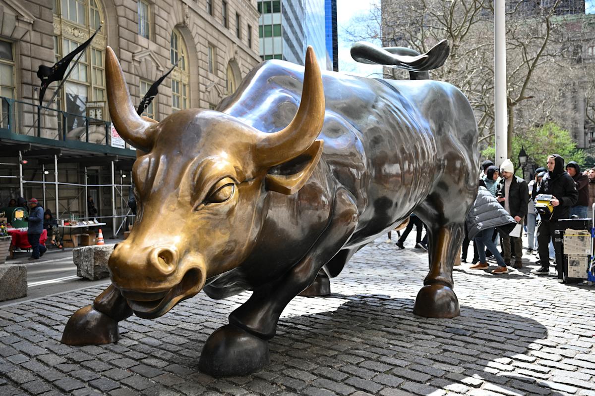 Why “Private for Longer” Is Wall Street’s Defining Trend in 2025 and What It Means for Investors