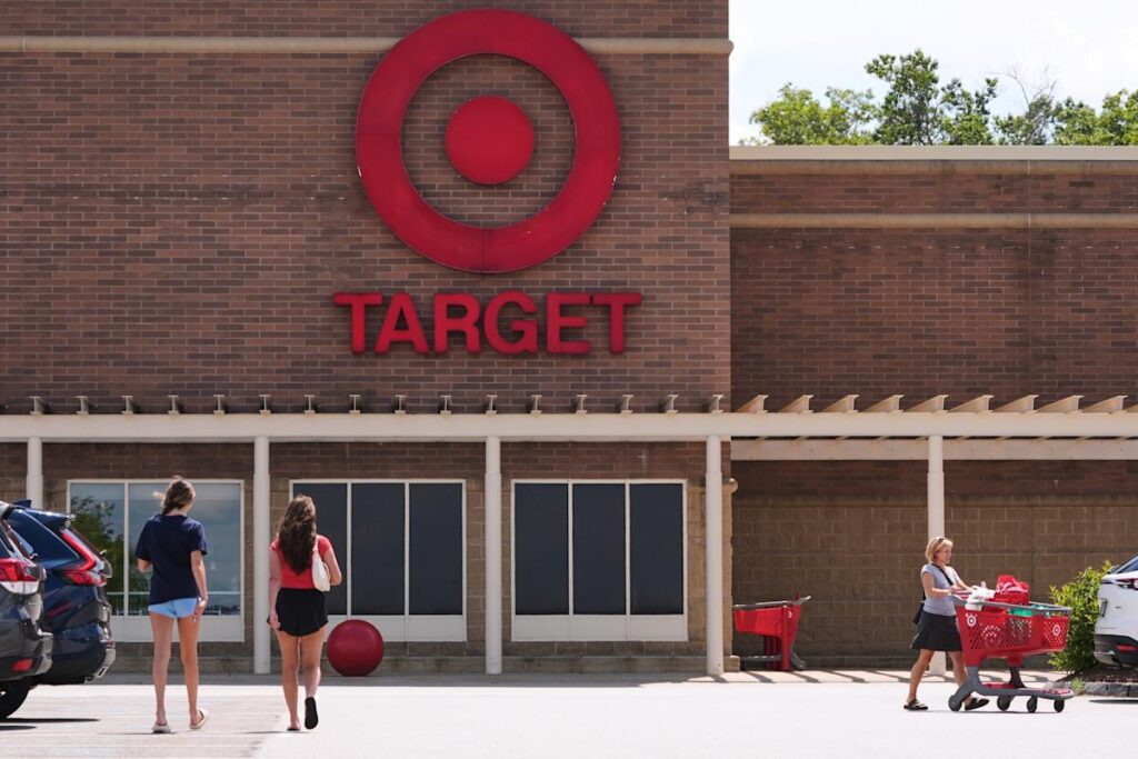 Target Q2 2025 Earnings Beat Expectations Despite Sales Decline; New CEO Michael Fiddelke Leads Growth Strategy