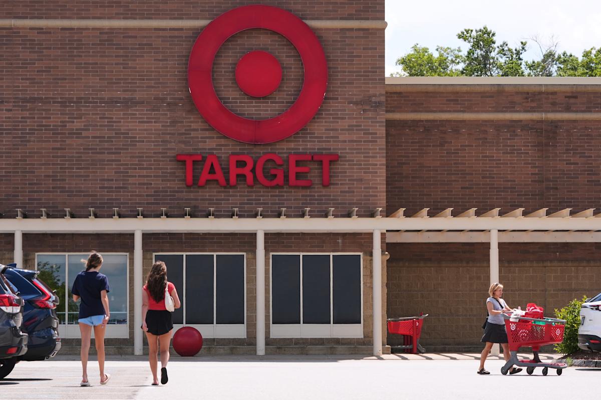Target Q2 2025 Earnings Beat Expectations Despite Sales Decline; New CEO Michael Fiddelke Leads Growth Strategy