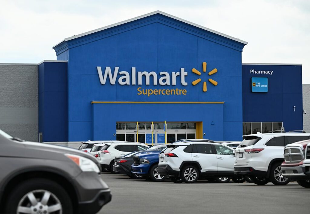 Walmart Q2 FY26 Earnings Show Strong Sales Growth and Omnichannel Momentum Amid Profitability Challenges