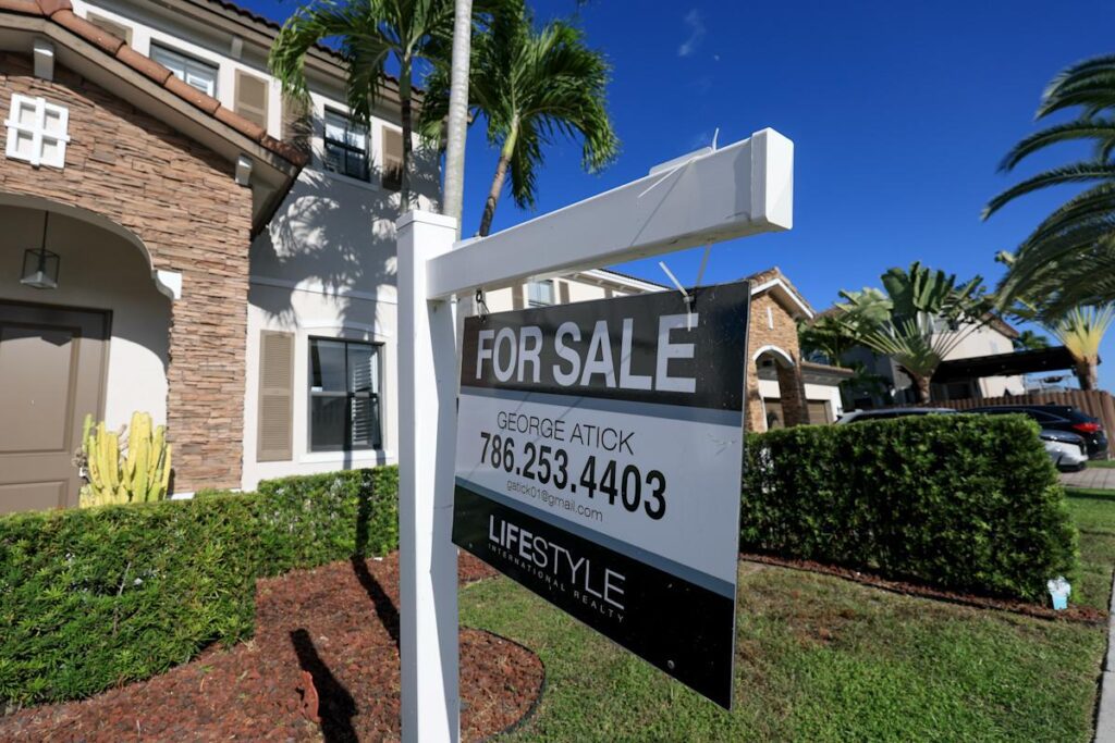 Mortgage Rates Hit 2025 Lows: What Homebuyers and Refinancers Need to Know Now