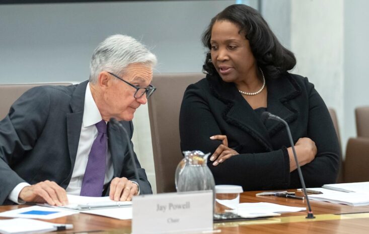 Trump Demands Resignation of Federal Reserve Governor Lisa Cook Amid Mortgage Fraud Allegations and Raises Questions About Fed Independence