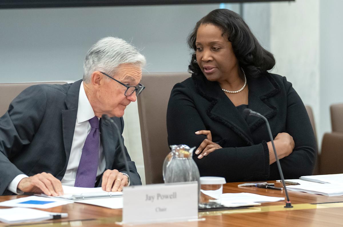 Trump Demands Resignation of Federal Reserve Governor Lisa Cook Amid Mortgage Fraud Allegations and Raises Questions About Fed Independence