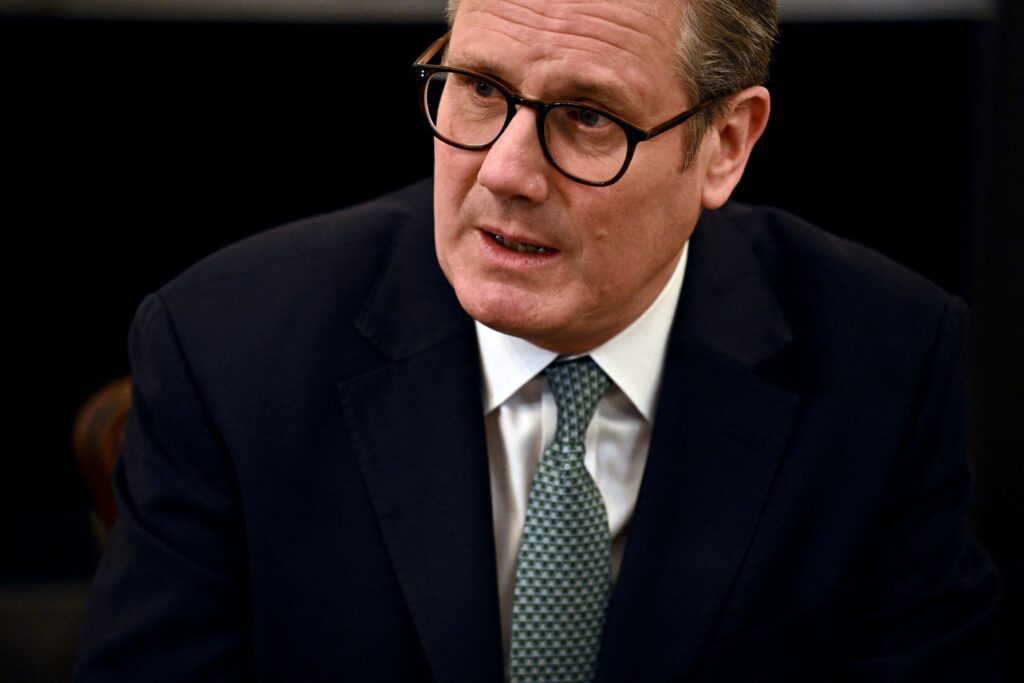 UK Economy 2025: Navigating Inflation, Sluggish Growth, and Market Uncertainty
