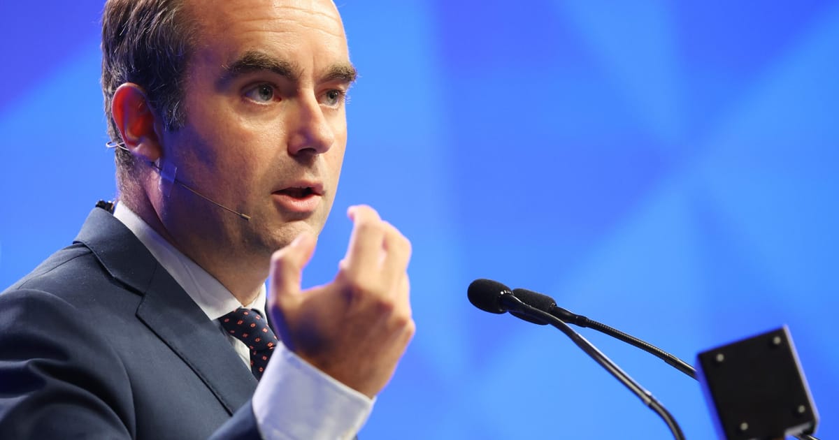 France’s New Prime Minister Sébastien Lecornu Faces Political Gridlock and Economic Challenges in 2025