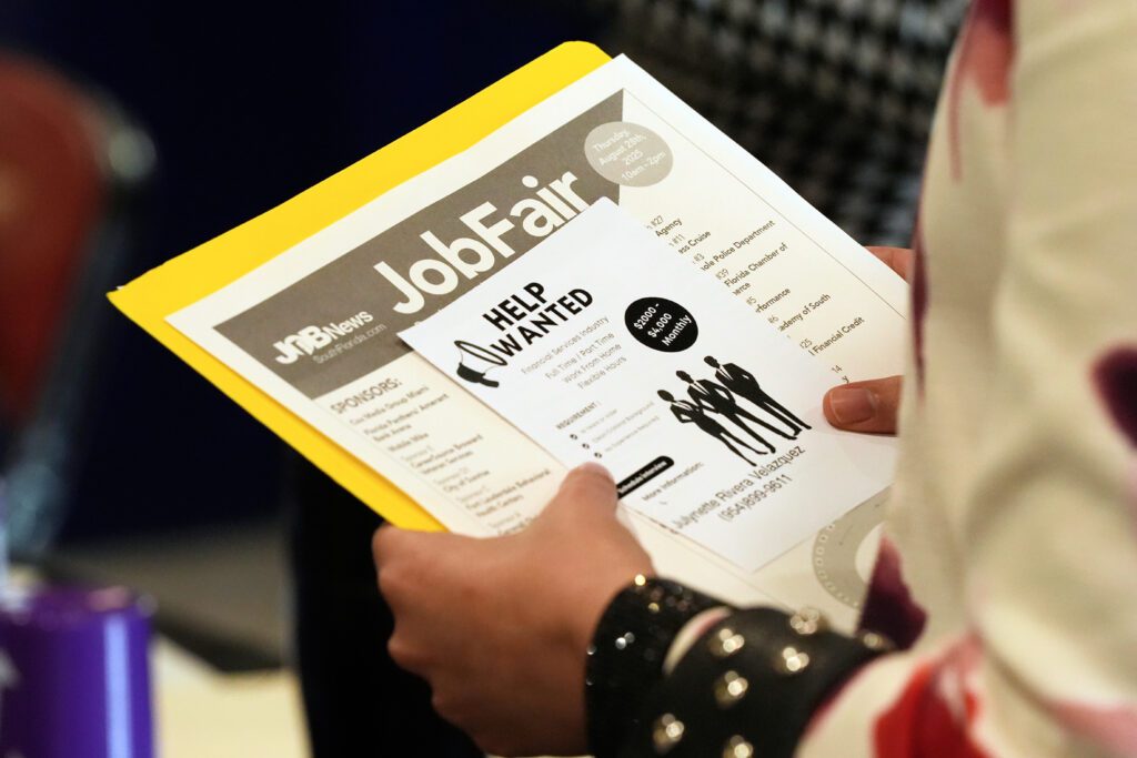 How to Successfully Navigate Texas’ Job Market Amid a Recent Slowdown and Find Opportunities in Growing Sectors