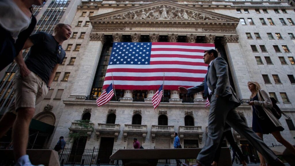 How U.S. Government Shutdowns Impact Markets and What Investors Need to Know