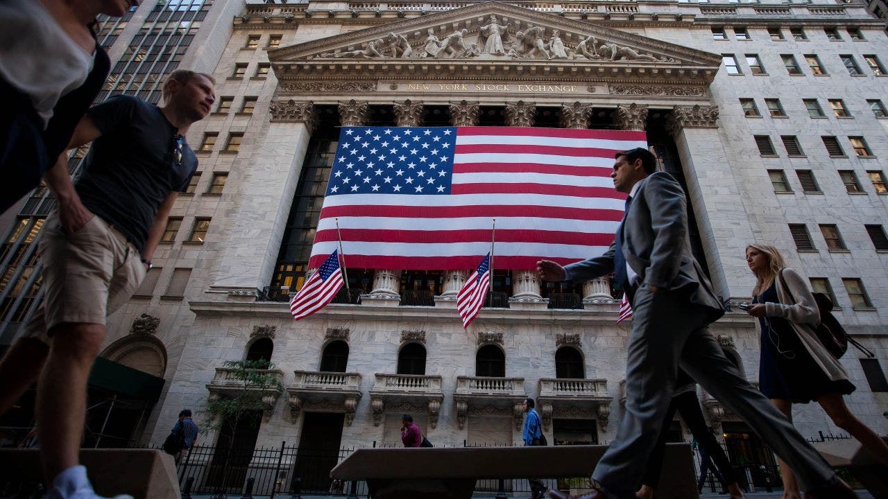 How U.S. Government Shutdowns Impact Markets and What Investors Need to Know