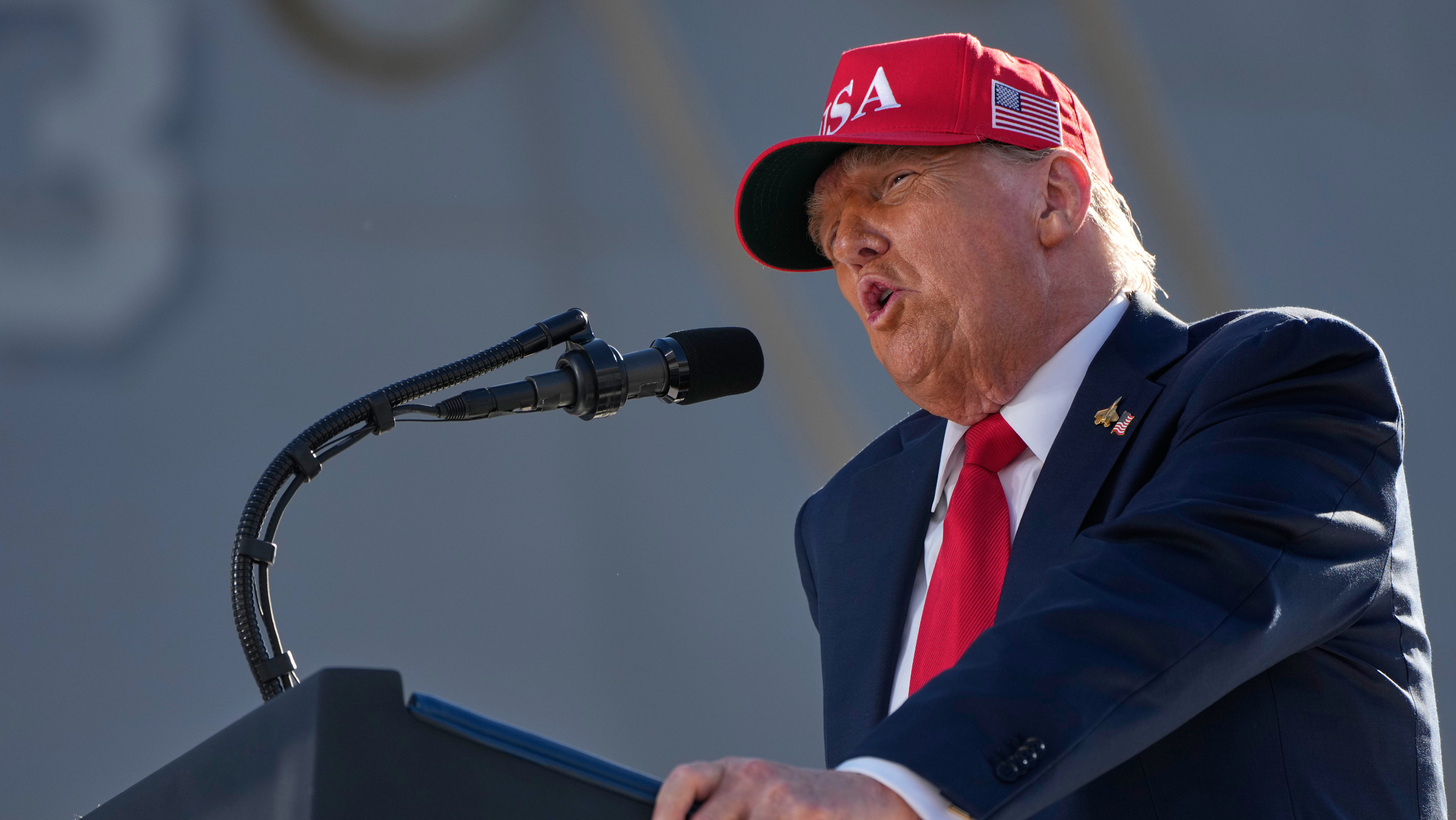 Federal vs. State Showdown: Trump’s Oregon National Guard Deployment Sparks Legal and Political Battle
