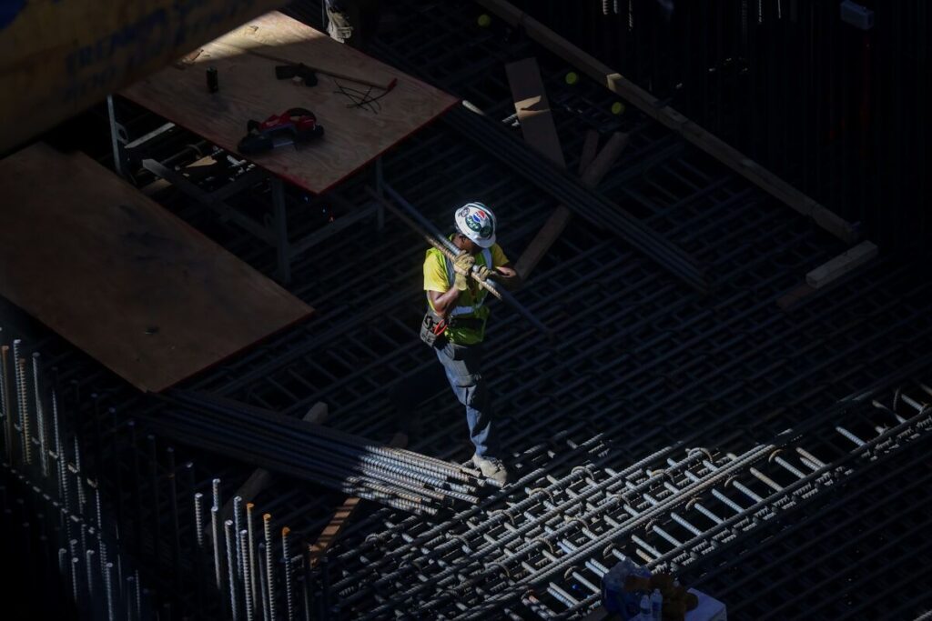 September 2025 Jobs Report: Carlyle Reveals Alarming Slowdown with Only 17,000 Jobs Created