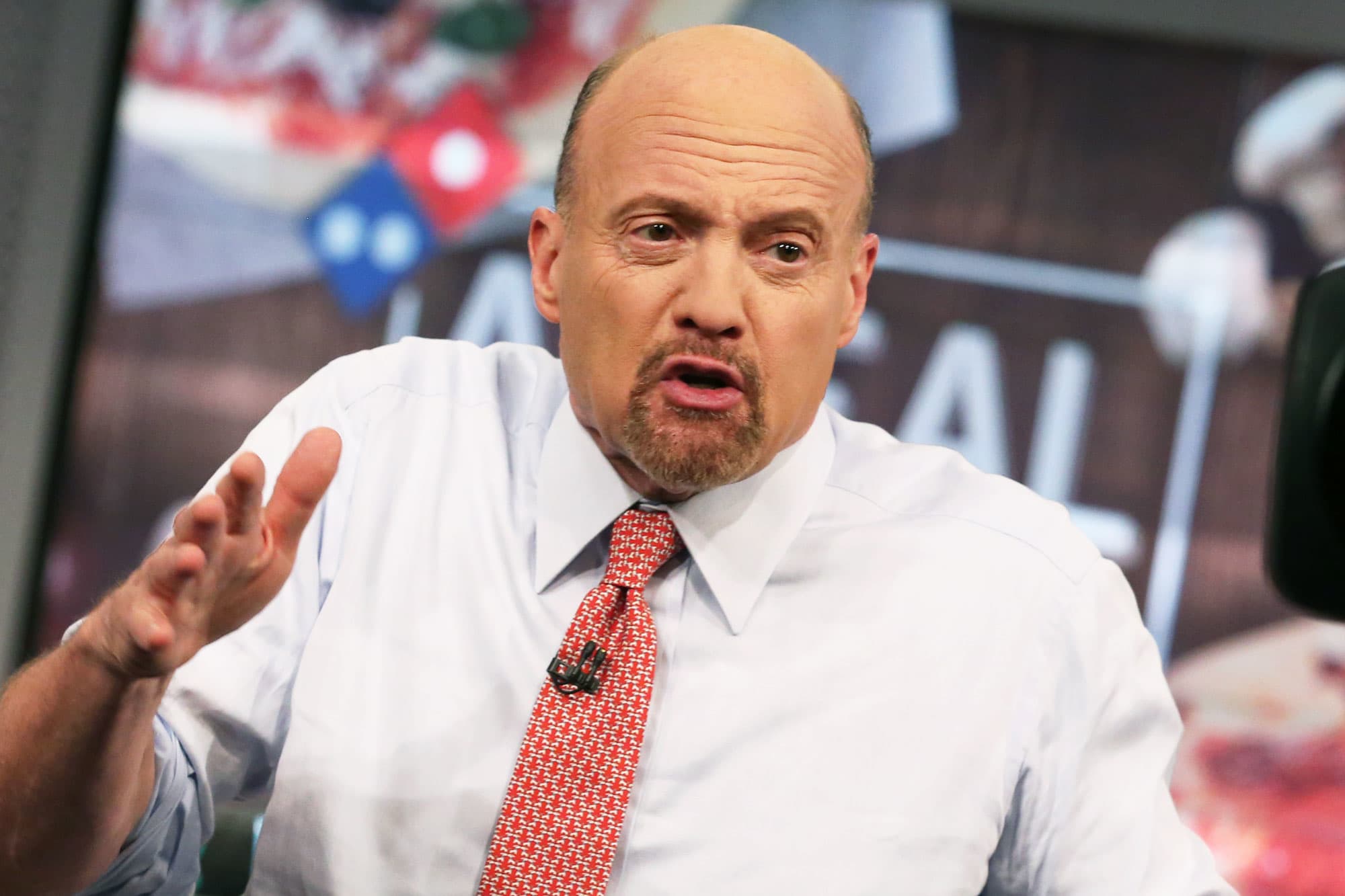 Jim Cramer Explains 2025’s Top Three Economy Sectors: Why AI Tech Is Soaring as Housing Lags
