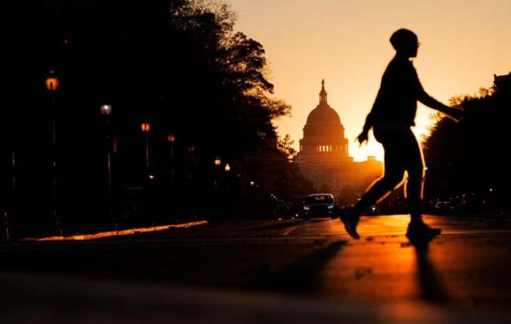 America’s Longest Government Shutdown: Everyday Life and Economy in Turmoil, From Airports to Grocery Stores