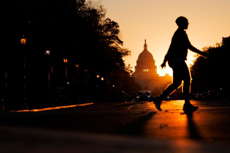 America’s Longest Government Shutdown: Everyday Life and Economy in Turmoil, From Airports to Grocery Stores