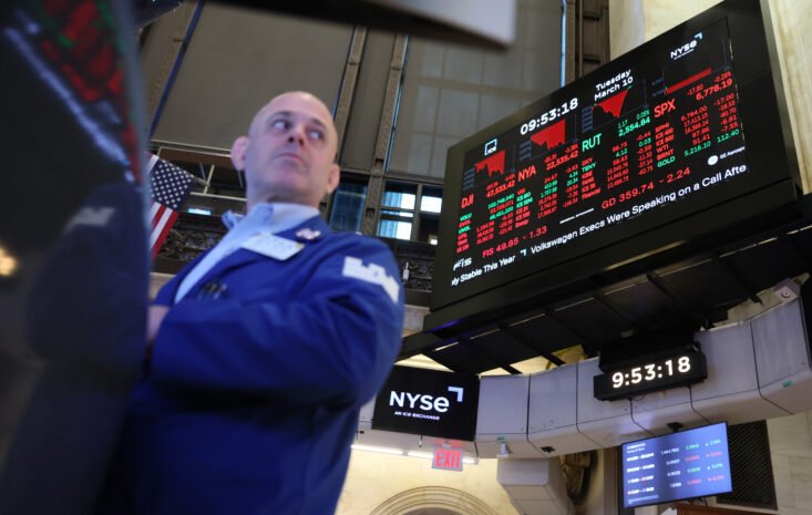 Trump vs Twitter Lawsuit Heats Up: Crypto, Market Volatility, and Free Speech in the Spotlight