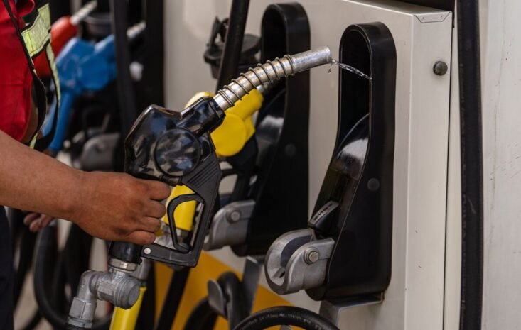 Iran War Disrupts US Spring Housing Momentum Amid Stable Rates and Growing Inventory