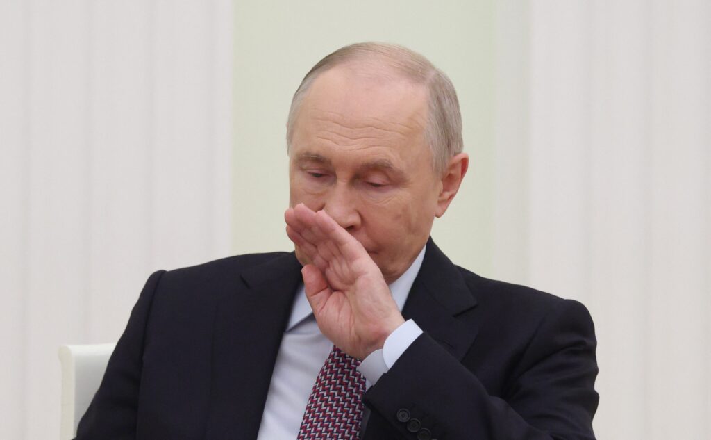 Russian Corporate Debt Defaults Surge in 2026 Amid High Rates and Economic Strains, Elevating Bond Market Risks