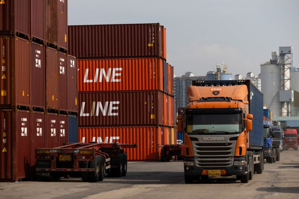 South Korea’s Export Boom in May Fuels Hawkish Bank of Korea Outlook
