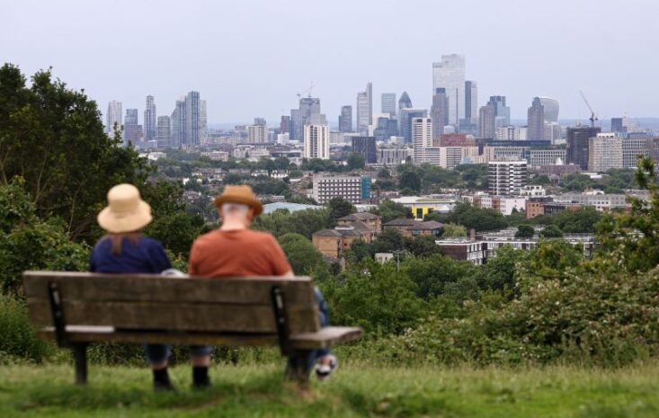 UK’s Political Turnover Mirrors Deep-Seated Economic Woes: Growth Stalls and Confidence Falters
