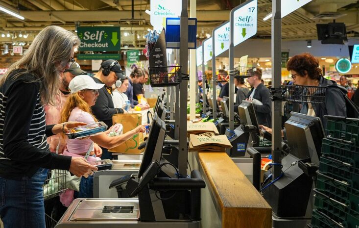 US Households Increasingly Using Credit Cards for Groceries Amid Soaring Food Prices