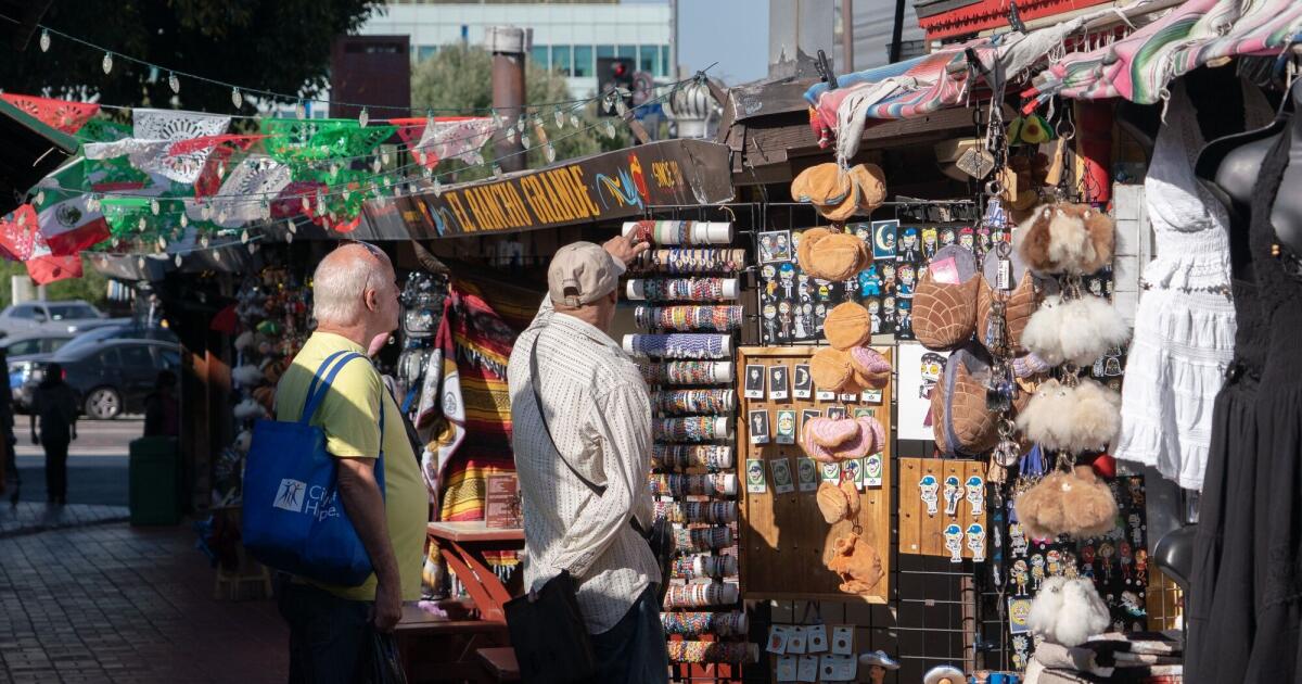 US Consumer Confidence Rebounds but Inflation Squeeze Keeps Spending Tense