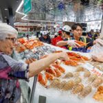 Australia’s Household Spending Surprises Market, Keeps RBA’s Tightening Bias Alive
